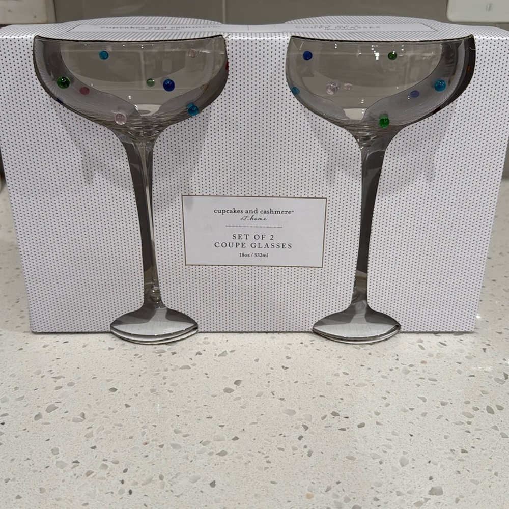 NEW Cupcakes and Cashmere Set Of 2 COUPE Glasses